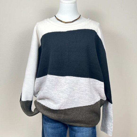 HALSTON Colorblock Dolman Sweater. Size: S - Picture 2 of 9